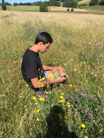 Franck en inventaire dans les prairies dîtes intéressantes